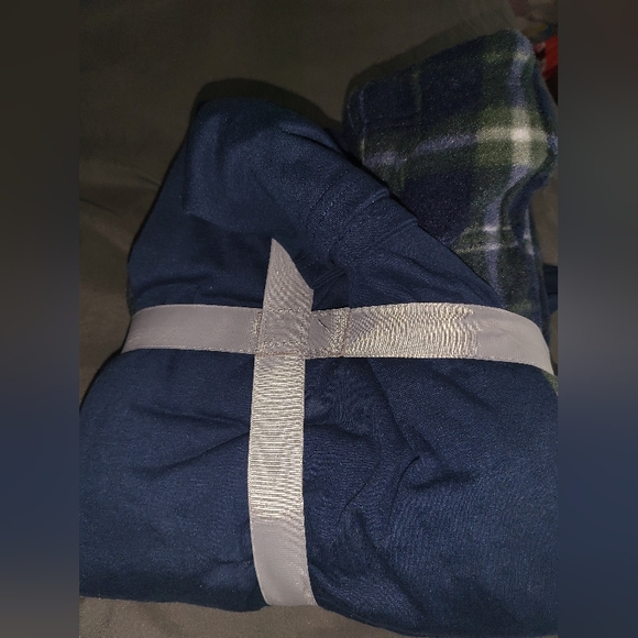 Navy and Plaid Men's 2-Piece Sleepwear Set - Picture 2 of 2